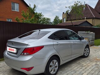 2016 Hyundai Solaris I Рестайлинг, серебристый, 860000 рублей, вид 3