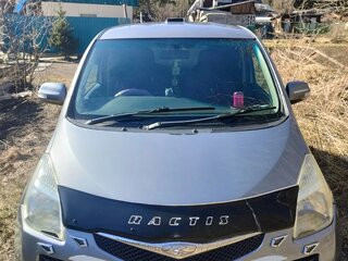 2006 Toyota Ractis I, серебристый, 680000 рублей, вид 2