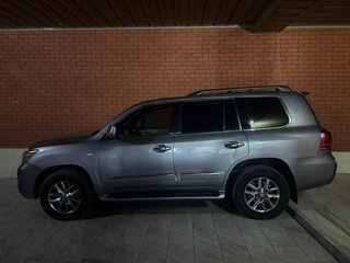 2011 Lexus LX 570 III, серебристый, 3100000 рублей, вид 3
