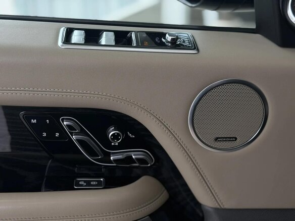 2020 Land Rover Range Rover IV Рестайлинг, серый, 6280000 рублей - вид 15