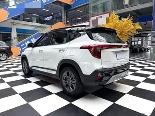 2023 Kia Seltos I Рестайлинг, белый, 1984055 рублей, вид 4