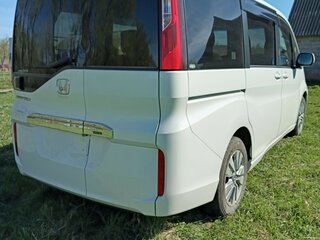 2015 Honda Stepwgn V, белый, 1700000 рублей, вид 5