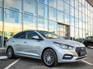 2017 Hyundai Solaris II, серебристый, 998000 рублей, вид 1