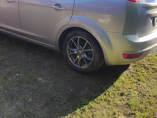 2011 Ford Focus II Рестайлинг, серебристый, 575000 рублей, вид 4