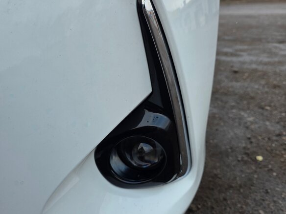2018 Toyota Vitz III (XP130) Рестайлинг 2, белый, 900000 рублей - вид 35