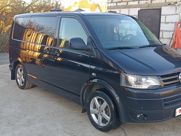2013 Volkswagen Multivan T5 Рестайлинг, чёрный, 1940000 рублей - вид 8