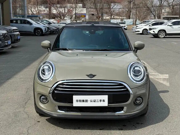 2019 Mini Cabrio Cooper III Рестайлинг, коричневый - вид 3