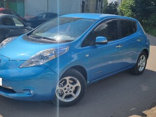 2011 Nissan Leaf I (ZE0/AZE0), синий, 700000 рублей, вид 3