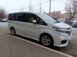 2021 Honda Stepwgn Spada V Рестайлинг, белый, 2590000 рублей, вид 4
