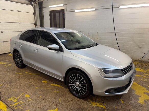2013 Volkswagen Jetta VI, серебристый, 880000 рублей - вид 5