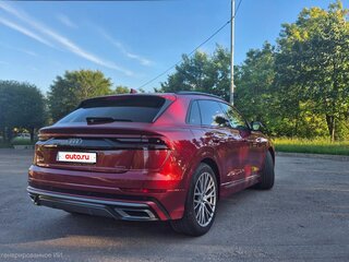 2020 Audi Q8 55 TFSI I (4M), красный, 8900000 рублей, вид 3