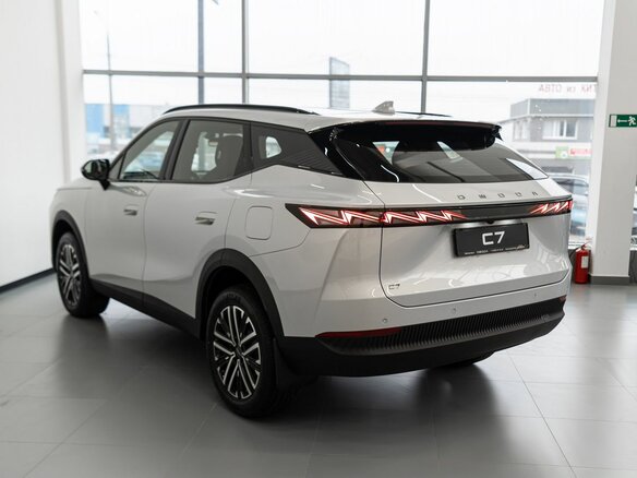 2026 Omoda C7, серый, 3099000 рублей - вид 7