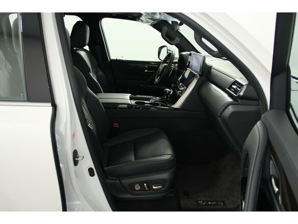 2025 Lexus LX 600 IV, белый - вид 14