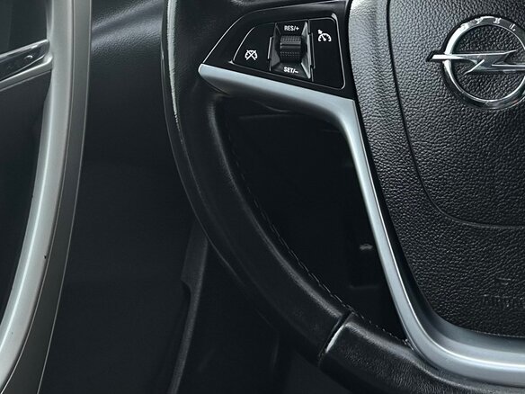 2011 Opel Astra J, серый, 700000 рублей - вид 4