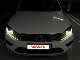 2017 Volkswagen Touareg II Рестайлинг, белый, 3150000 рублей, вид 4