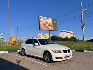 2011 BMW 3 серии 320i V (E90/E91/E92/E93) Рестайлинг, белый, 950000 рублей, вид 1