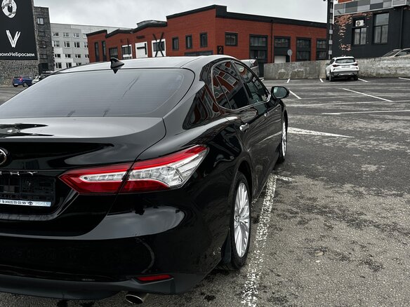 2019 Toyota Camry VIII (XV70), чёрный, 2550000 рублей - вид 5