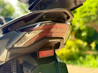 2023 Honda PCX 160, серый, 390000 рублей, вид 2
