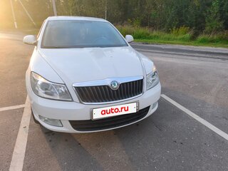 2013 Skoda Octavia II (A5) Рестайлинг, белый, 790000 рублей, вид 1
