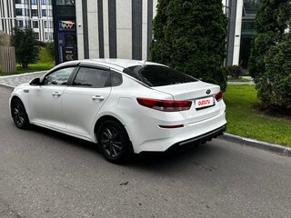 2020 Kia Optima IV Рестайлинг, белый, 1528000 рублей, вид 4