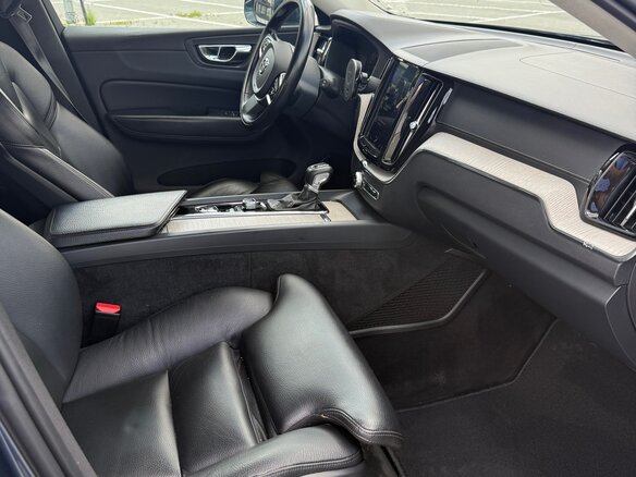 2019 Volvo XC60 II, синий - вид 4