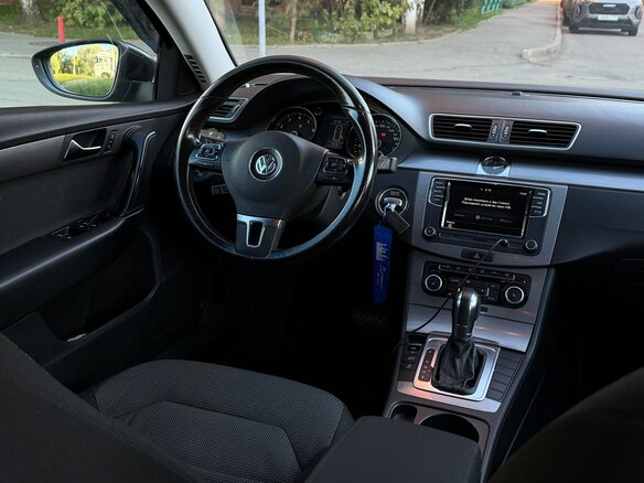 2011 Volkswagen Passat B7, чёрный, 1150000 рублей - вид 5