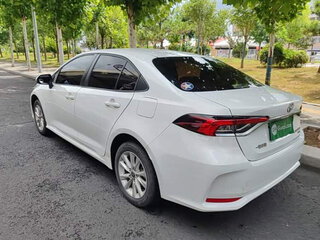 2023 Toyota Corolla XII (E210), белый, 1650000 рублей, вид 4