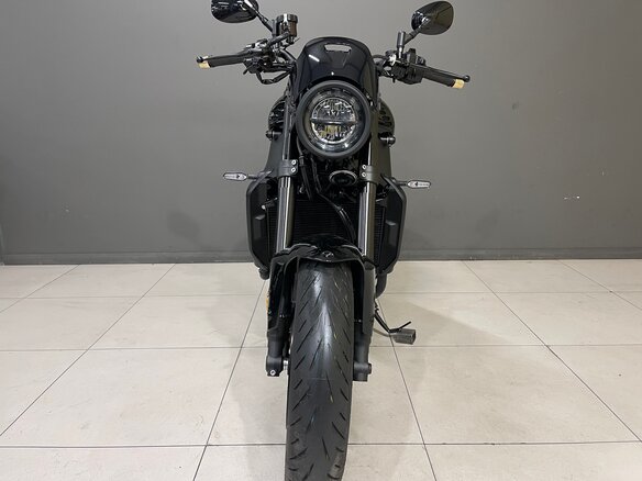 2023 Yamaha XSR900, чёрный, 1220000 рублей - вид 2