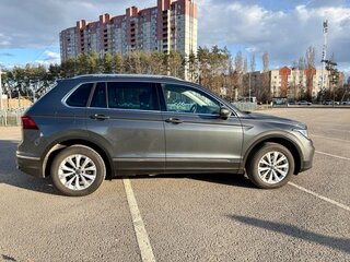 2020 Volkswagen Tiguan II Рестайлинг, серый, 2500000 рублей, вид 4