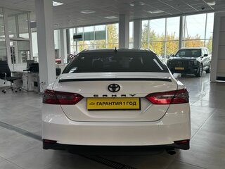 2019 Toyota Camry VIII (XV70), белый, 2650000 рублей, вид 4