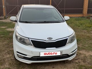 2016 Kia Rio III Рестайлинг, белый, 750000 рублей, вид 1