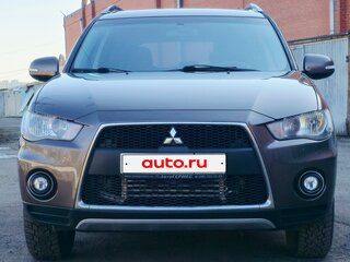 2010 Mitsubishi Outlander II Рестайлинг, коричневый, 1380000 рублей, вид 3
