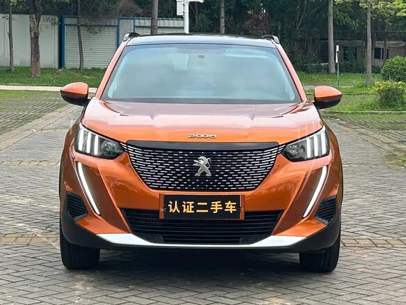 2022 Peugeot 2008 6AT II, оранжевый, 1280000 рублей - вид 1
