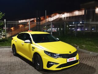 2019 Kia Optima IV Рестайлинг, жёлтый, 880000 рублей, вид 3