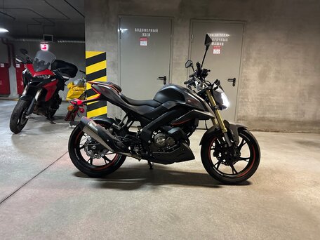 2024 QJMotor SRK 125 S, серый, 280000 рублей, вид 3