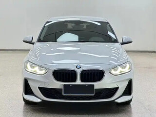 2022 BMW 1 серии 120i III (F52) Рестайлинг, белый, 1523004 рублей, вид 2