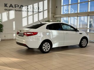 2012 Kia Rio 5-speed III, белый, 870000 рублей, вид 2