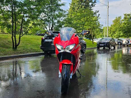 2014 Honda VFR 800, красный, 740000 рублей, вид 1