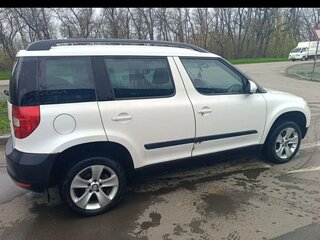 2012 Skoda Yeti I, белый, 720000 рублей, вид 3