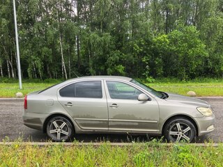 2010 Skoda Octavia II (A5) Рестайлинг, серый, 420000 рублей, вид 3