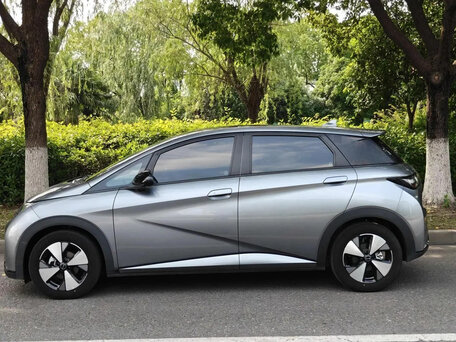 2025 BYD Dolphin 44.9 kWh I, серый, 1660000 рублей, вид 4