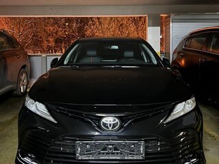 2022 Toyota Camry VIII (XV70) Рестайлинг, чёрный, 4000000 рублей, вид 1