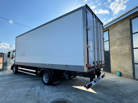 2014 Volvo FL, белый, 4000000 рублей - вид 20