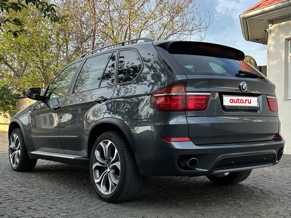 2010 BMW X5 40d II (E70) Рестайлинг, серый, 1800000 рублей - вид 5