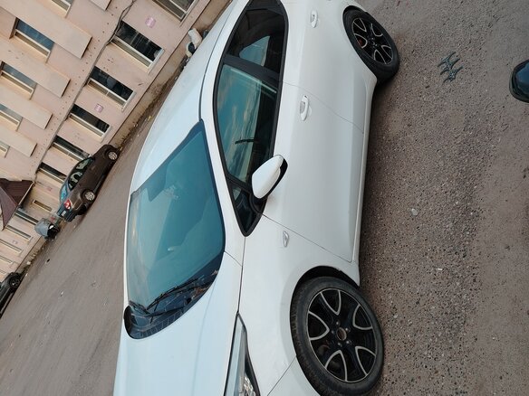 2015 Kia Ceed II Рестайлинг, белый, 930000 рублей - вид 3