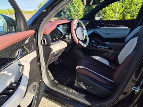 2023 Geely Monjaro I, чёрный - вид 18