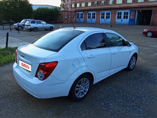 2013 Chevrolet Aveo II, белый, 530000 рублей, вид 4