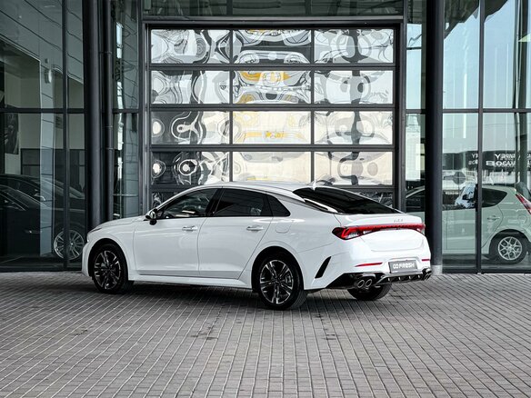 2024 Kia K5 III, белый - вид 4
