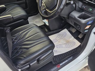 2015 Honda Stepwgn Spada V, белый, 1990000 рублей, вид 4