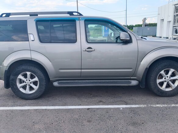 2011 Nissan Pathfinder III Рестайлинг, серый, 1350000 рублей - вид 2